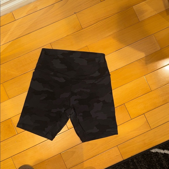 Lululemon biker shorts - Picture 2 of 3